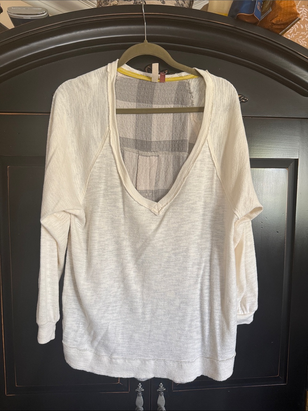 Pilcro Cream V-Neck Lightweight Pullover Sweatshirt